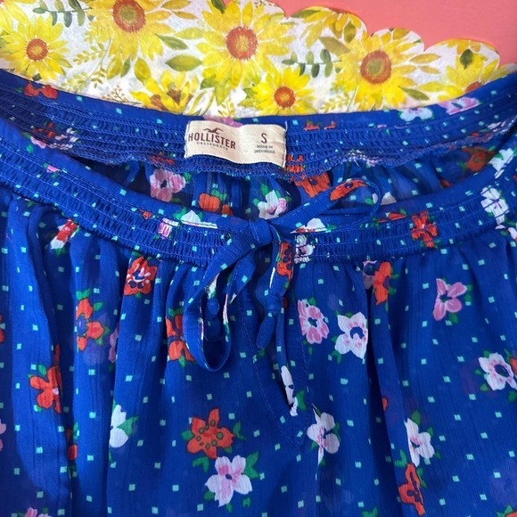Hollister blouse bundle —size small - Picture 3 of 3
